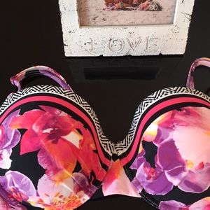Christina Swim - WINTER GETAWAYS 👙. Bathing suit top Christina Swim - WINTER GETAWAYS 👙. Bathing suit top